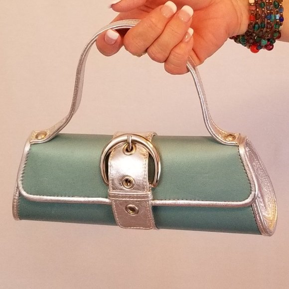 Jalda Handbags - 💙Unique Vintage Style Clutch💙